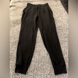 NWOT Lululemon Black Scuba Sweatpant Size 4!!!